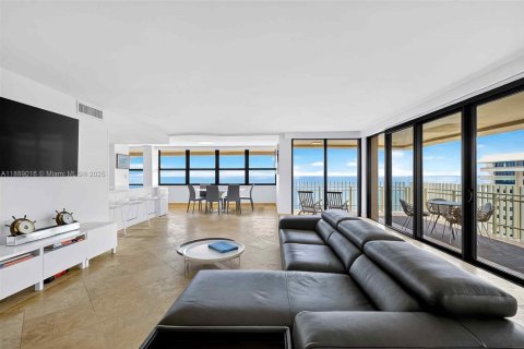 Condominio en venta en Miami, Florida, 3 dormitorios, 222.78 m2 № 2021480 - foto 10