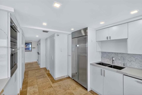 Condominio en venta en Miami, Florida, 3 dormitorios, 222.78 m2 № 2021480 - foto 19