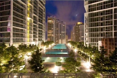 Condo in Miami, Florida, 1 bedroom  № 2052893 - photo 13