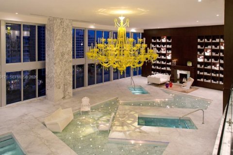 Condo in Miami, Florida, 1 bedroom  № 2052893 - photo 9