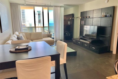 Condo in Hallandale Beach, Florida, 2 bedrooms № 2154282 - photo 12