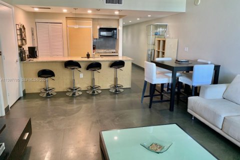 Condo in Hallandale Beach, Florida, 2 bedrooms № 2154282 - photo 7
