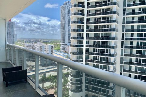 Condo in Hallandale Beach, Florida, 2 bedrooms № 2154282 - photo 6