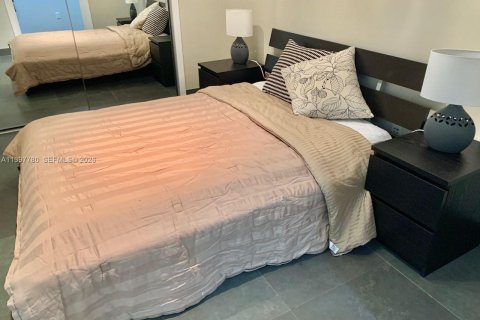 Condo in Hallandale Beach, Florida, 2 bedrooms № 2154282 - photo 24