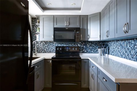 Condo in Fort Lauderdale, Florida, 2 bedrooms  № 1749151 - photo 10