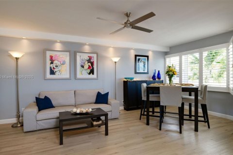 Condo in Fort Lauderdale, Florida, 2 bedrooms  № 1749151 - photo 5