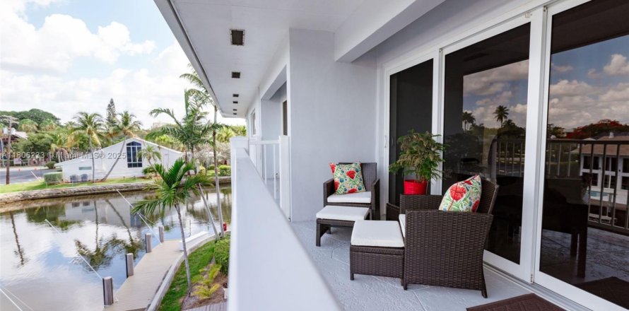 Condo in Fort Lauderdale, Florida, 2 bedrooms  № 1749151