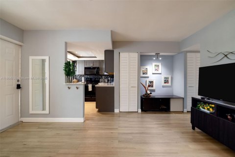 Condo in Fort Lauderdale, Florida, 2 bedrooms  № 1749151 - photo 7