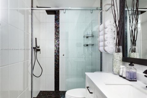 Condo in Fort Lauderdale, Florida, 2 bedrooms  № 1749151 - photo 14