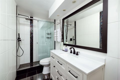 Condo in Fort Lauderdale, Florida, 2 bedrooms  № 1749151 - photo 15