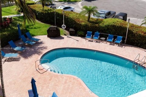 Condo in Fort Lauderdale, Florida, 2 bedrooms  № 1749151 - photo 22