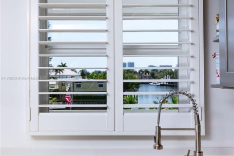 Condo in Fort Lauderdale, Florida, 2 bedrooms  № 1749151 - photo 9
