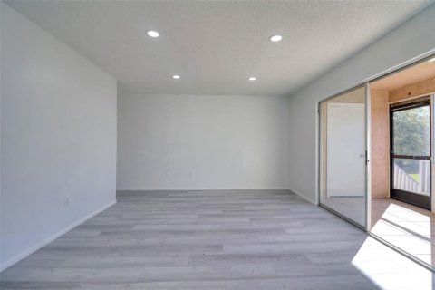 Condo in Tampa, Florida, 2 bedrooms  № 1583847 - photo 3