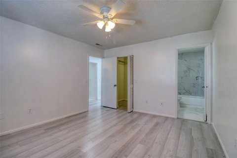 Condo in Tampa, Florida, 2 bedrooms  № 1583847 - photo 9