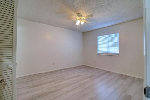 Condo in Tampa, Florida, 2 bedrooms  № 1583847 - photo 8