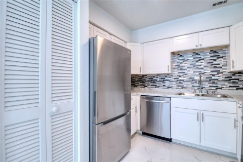 Condo in Tampa, Florida, 2 bedrooms  № 1583847 - photo 6