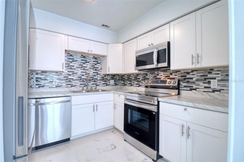 Condo in Tampa, Florida, 2 bedrooms  № 1583847 - photo 5
