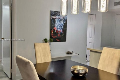 Condominio en alquiler en North Miami Beach, Florida, 1 dormitorio, 61.13 m2 № 1975416 - foto 12