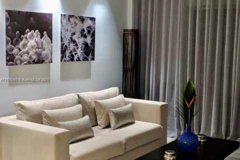 Condominio en alquiler en North Miami Beach, Florida, 1 dormitorio, 61.13 m2 № 1975416 - foto 5
