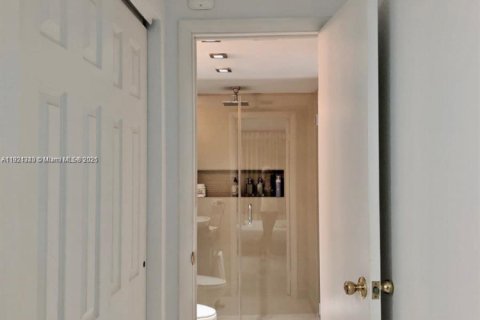 Condominio en alquiler en North Miami Beach, Florida, 1 dormitorio, 61.13 m2 № 1975416 - foto 15