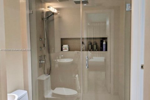 Condominio en alquiler en North Miami Beach, Florida, 1 dormitorio, 61.13 m2 № 1975416 - foto 16