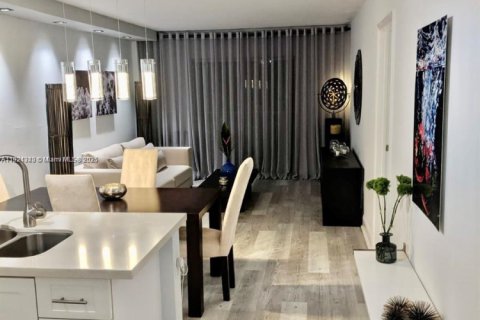 Condominio en alquiler en North Miami Beach, Florida, 1 dormitorio, 61.13 m2 № 1975416 - foto 8