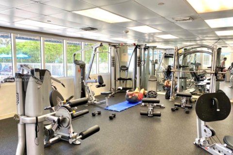 Купить кондоминиум в Санни-Айлс-Бич, Флорида 33.44м2, № 1960851 - фото 18