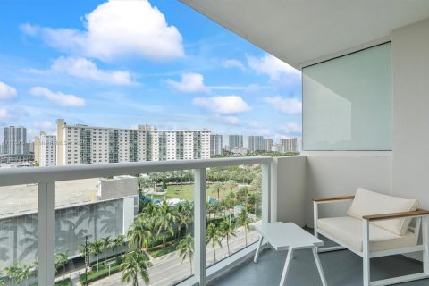 Купить кондоминиум в Санни-Айлс-Бич, Флорида 33.44м2, № 1960851 - фото 15