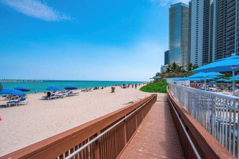 Купить кондоминиум в Санни-Айлс-Бич, Флорида 33.44м2, № 1960851 - фото 21