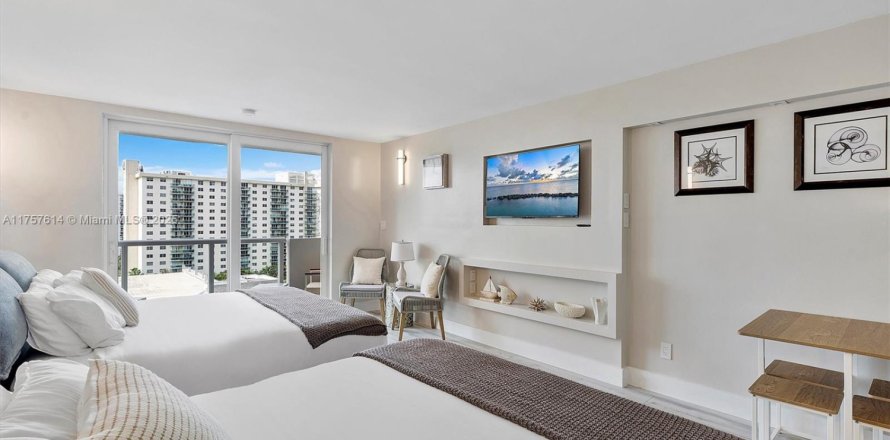 Студия в кондо в Санни-Айлс-Бич, Флорида № 1960851