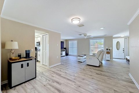 House in Hudson, Florida 2 bedrooms, 167.41 sq.m. № 2145550 - photo 15