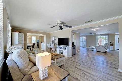 House in Hudson, Florida 2 bedrooms, 167.41 sq.m. № 2145550 - photo 16