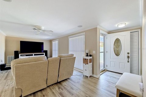House in Hudson, Florida 2 bedrooms, 167.41 sq.m. № 2145550 - photo 9