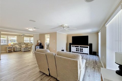 House in Hudson, Florida 2 bedrooms, 167.41 sq.m. № 2145550 - photo 11