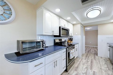 House in Hudson, Florida 2 bedrooms, 167.41 sq.m. № 2145550 - photo 25