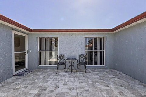 House in Hudson, Florida 2 bedrooms, 167.41 sq.m. № 2145550 - photo 6