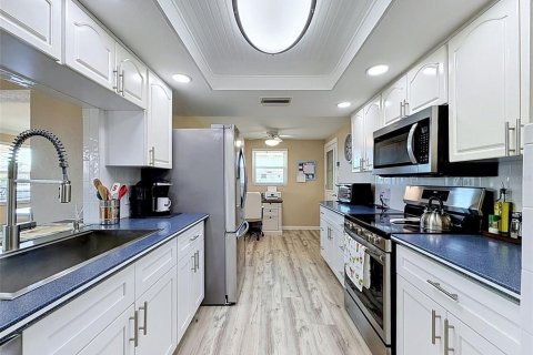 House in Hudson, Florida 2 bedrooms, 167.41 sq.m. № 2145550 - photo 29