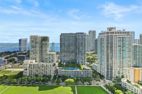 Condo in Miami, Florida, 1 bedroom  № 2001500 - photo 24