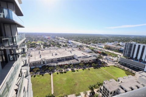 Condo in Miami, Florida, 1 bedroom  № 2001500 - photo 25
