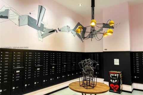 Condo in Miami, Florida, 1 bedroom  № 2001500 - photo 20