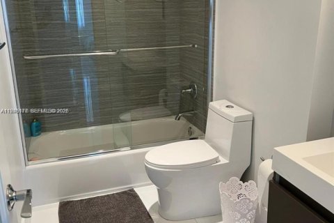 Condo in Miami, Florida, 1 bedroom  № 2001500 - photo 11