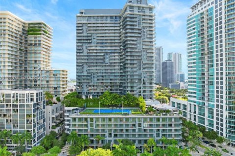 Condo in Miami, Florida, 1 bedroom  № 2001500 - photo 23