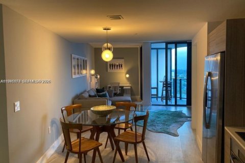 Condo in Miami, Florida, 1 bedroom  № 2001500 - photo 7