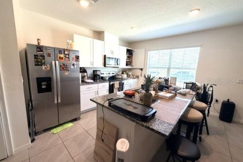 Touwnhouse à vendre à Kissimmee, Floride: 3 chambres, 144.93 m2 № 2407095 - photo 2