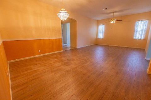 Casa en venta en Port St. Lucie, Florida, 4 dormitorios, 222.97 m2 № 2078300 - foto 5