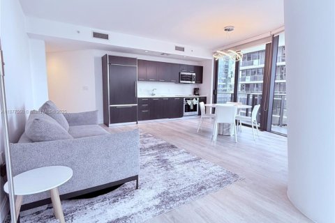 Copropriété à louer à Miami, Floride: 3 chambres, 115.01 m2 № 1927519 - photo 1