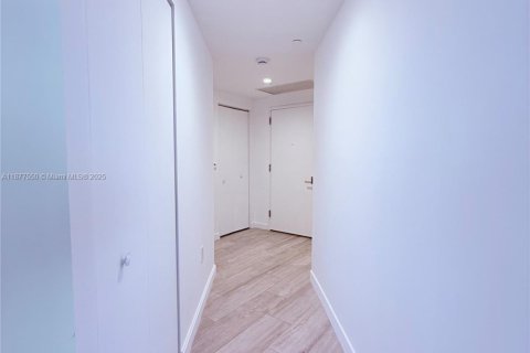 Copropriété à louer à Miami, Floride: 3 chambres, 115.01 m2 № 1927519 - photo 18
