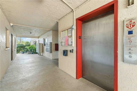 Condominio en alquiler en Bradenton, Florida, 2 dormitorios, 106.28 m2 № 2106057 - foto 4