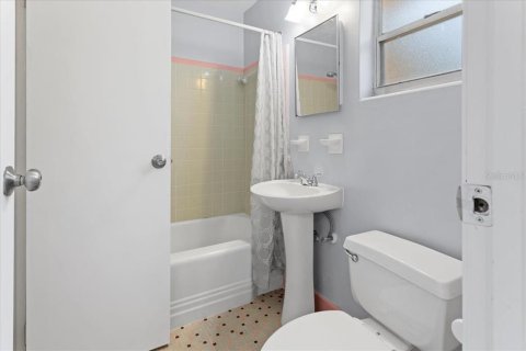 House in Gainesville, Florida 3 bedrooms, 113.53 sq.m. № 2217046 - photo 10