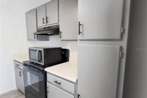 Touwnhouse à louer à Orlando, Floride: 2 chambres, 112.5 m2 № 2295093 - photo 18